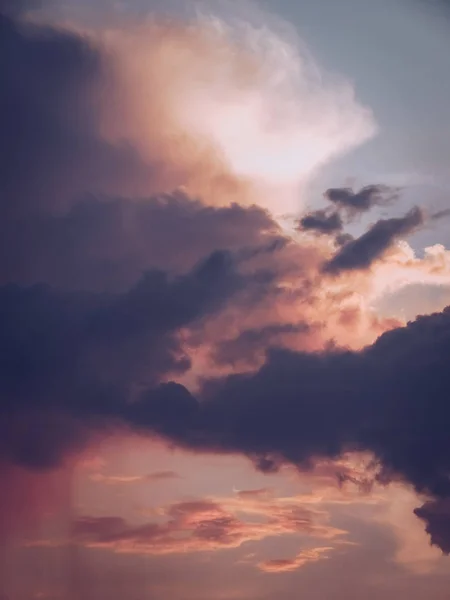 Nubes Mágicas Durante Puesta Del Sol —  Fotos de Stock