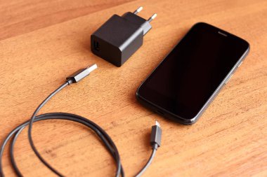 Telefon şarj cihazı usb kablosunun açayım