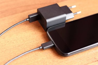 Telefon şarj cihazı usb kablosunun açayım