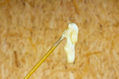 İnşaat kullanılan köpük ile sprey olabilir.