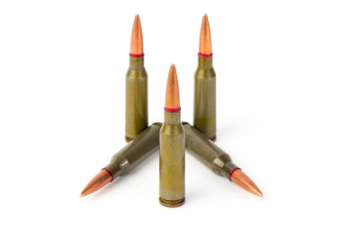 Beyaz arka plan üzerinde izole armory cephane yakın çekim