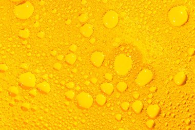 Altın kabarcıklar ve köpük arka plan veya doku olarak.