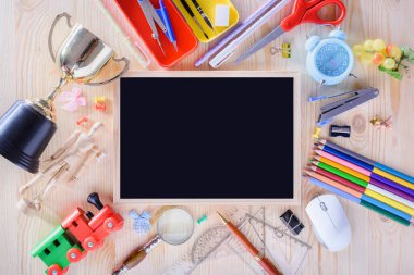 Eğitim, okul kavramı kopya alanı ile başa.