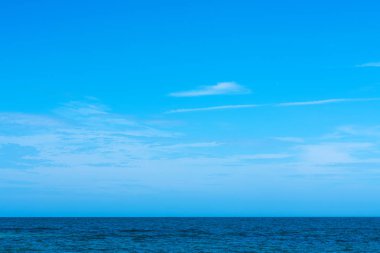 Bulutlar güzel günbatımı arka plan ile gökyüzü.