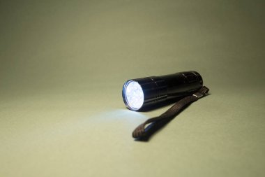 Yeşil renkli el feneri