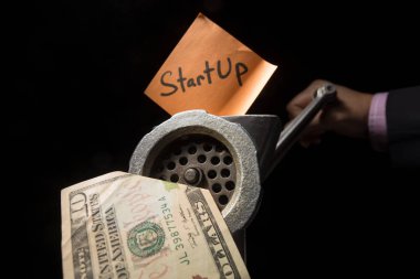 Başlangıçta, girişim yatırım nakit akışı içine yeni fikirler dönüşüm kavramı.