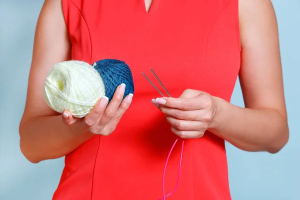 Soesjes Van Wol Als Een Symbool Van Hobby Breien Vrouwelijke — Stockfoto