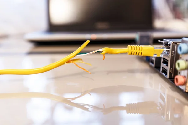 Mezera Internet Kabel Jako Symbol Odpojit Nebo Blokuje Přístup Informacím — Stock fotografie