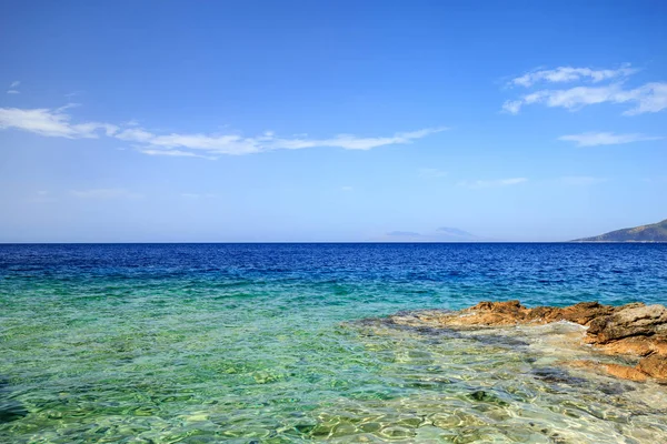 Przejrzyste Morze Woda Kamienie Bay Bodrum Turcja Otwarcie Plaży Sezon — Zdjęcie stockowe