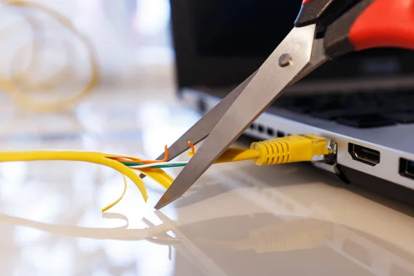 Nůžky Řez Internet Kabel Jako Symbol Blokování Přístupu Internetu Ilustrovat — Stock fotografie