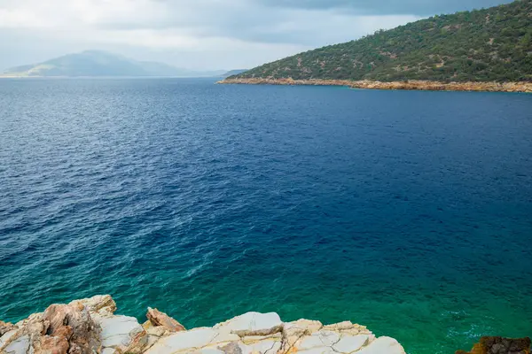 Morze Skały Naprzeciwko Tam Jest Wyspą Ośrodek Bodrum Turcja Morze — Zdjęcie stockowe