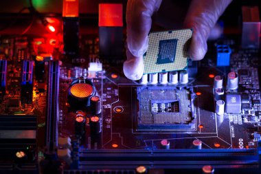 Makine öğrenme kavramı. Bilgisayar işlemcisi ve Pcb sinir ağları bir sembolü olarak. Internet kesmek bir fotoğraf göstermek.
