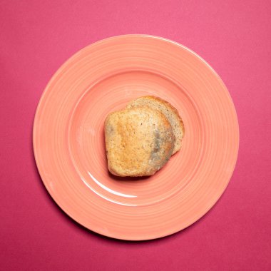 Şımarık küflü ekmek. Depolama ürünleri ve raf ömrü kavramı.