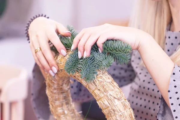 Girl Makes Bouquet Christmas Concept Floristics Decorations New Year — Stock Photo, Image