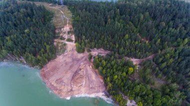 Turkuaz su taş ocağı,.