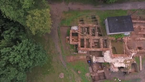 Grodno, Belarus - July 13, 2018: Archaeological site near Mir Castle complex . — Stock Video