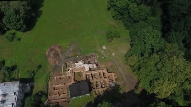 Drone view of the Mir Castle complex in the region of Grodno, in Belarus — Stock Video