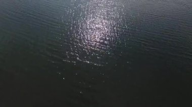 İlkbaharda köy evleri, Vishnevo Belarus. Drone tarafından vuruldu