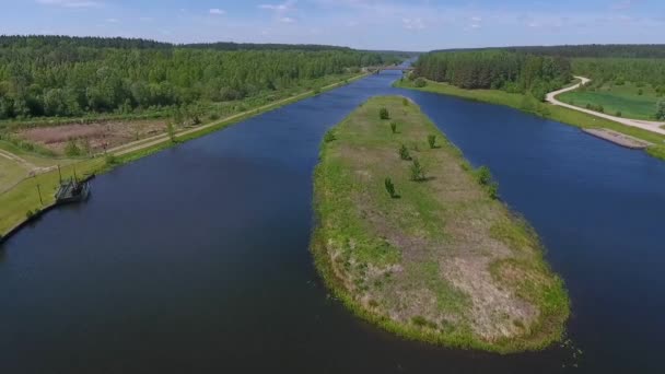 Summer drone kilátás Augustow Canal, Fehéroroszország — Stock videók