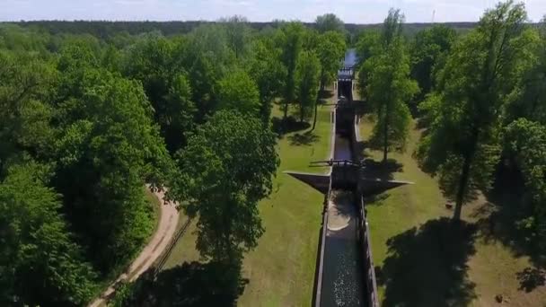 Gateways sluice, locks, on the Augustow Canal, drone view. Belarús — Vídeo de stock