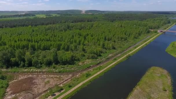 ベラルーシのオーギュスト運河の夏のドローンビュー — ストック動画