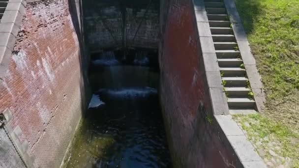 Gateways sluice, locks, on the Augustow Canal, drone view. Belarús — Vídeo de stock