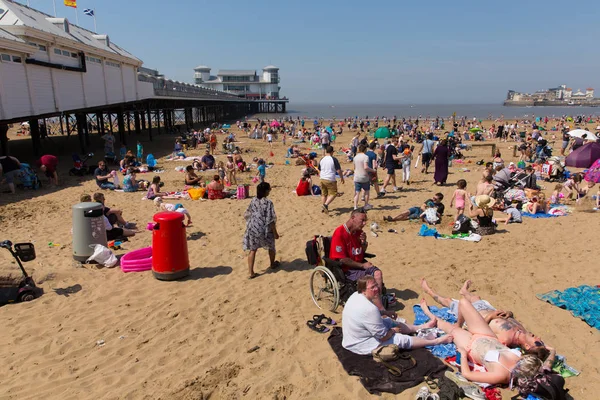 Beach Busy Tourists Visitors Bank Holiday Weston Super Mare Somerset — Stock Photo, Image