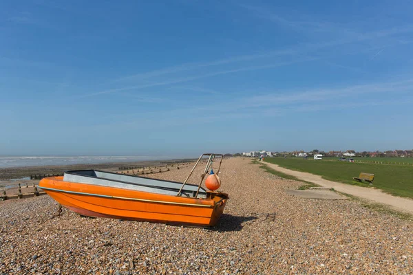 Angmering Sea Playa Con Barco Oeste Worthing West Sussex —  Fotos de Stock