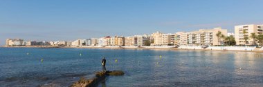 Bay plaj ve sahil boyunca Los Locos Torrevieja İspanya panoramik 