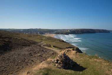 Perranporth plaj Kuzey Cornwall İngiltere Güney batı sahil yolu görünümü 