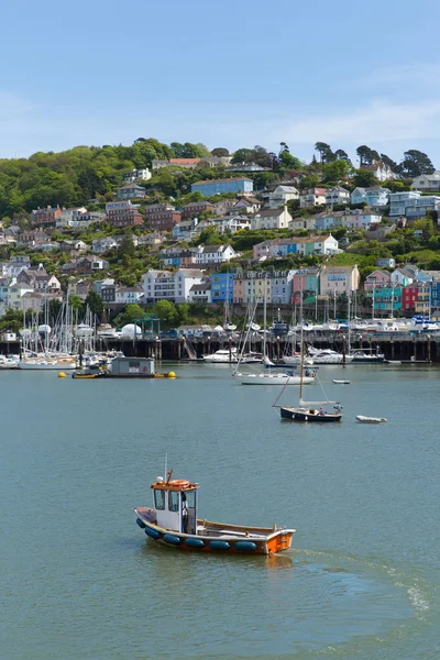 Řeka Dart Dartmouth Devon Naproti Kingpřísaze Modrou Oblohou Čluny — Stock fotografie