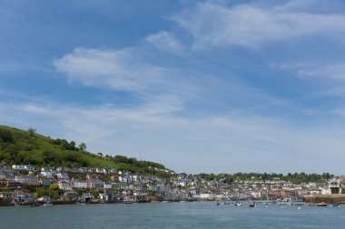 Dart nehri panoramik görünümünde Dartmouth Devon İngiltere tarihi İngiliz limanı