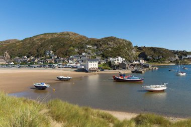 Barmouth Wales Gwynedd 'deki güzel sahil kasabası Snowdonia Ulusal Parkı Uk