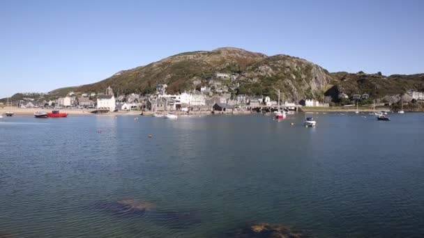 Barmouth Wales Pobřeží Města Blízkosti Národního Parku Snowdonia Čistým Mořem — Stock video