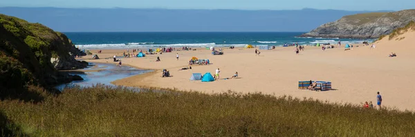 Güzel Hava Eylül 2020 Holywell Körfezi Cornwall Sahiline Ziyaretçileri Çekti — Stok fotoğraf