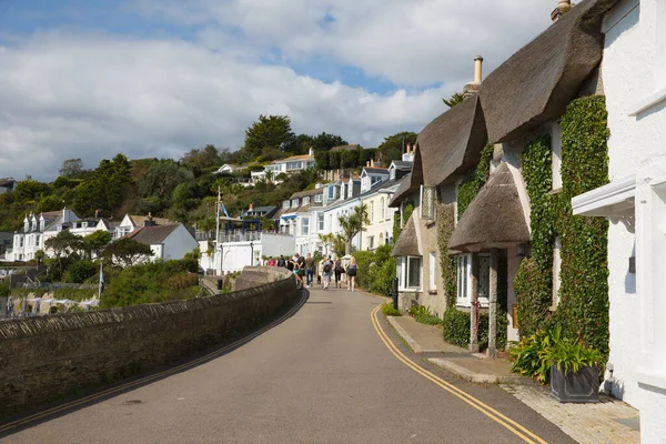 Beautiful Weather Attracted Visitors Beautiful Roseland Peninsula Coast Town Mawes — Stock Photo, Image