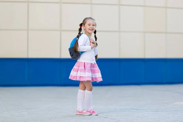 Little Beautiful Girl Summer Dress Backpack Standing Wall City — Stock Photo, Image