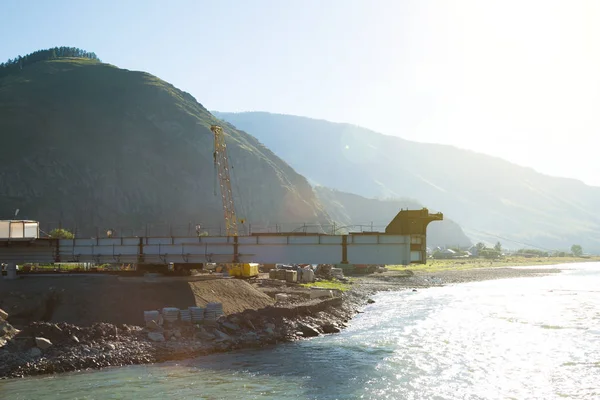 Bau Einer Brücke Über Einen Gebirgsfluss Bau Einer Motorbrücke Über — Stockfoto