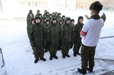Orenburg, Rusya Federasyonu, 05/16/2008. Yemek odasında bir askeri birlik. Orduda, gıda askerler editoryal yemek odası. Rus yemek odasında roket asker bölümü. Akşam yemeği alınanlar ve sözleşme asker.