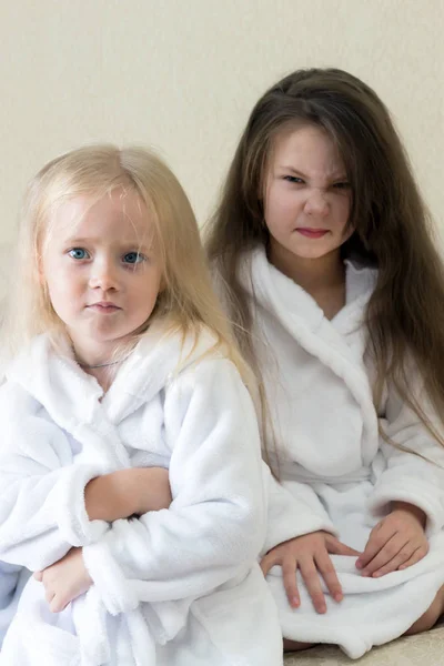 Dziewczęta Pokłócił Się Quarreled Między Sobą Kłótni Między Dwie Siostry — Zdjęcie stockowe