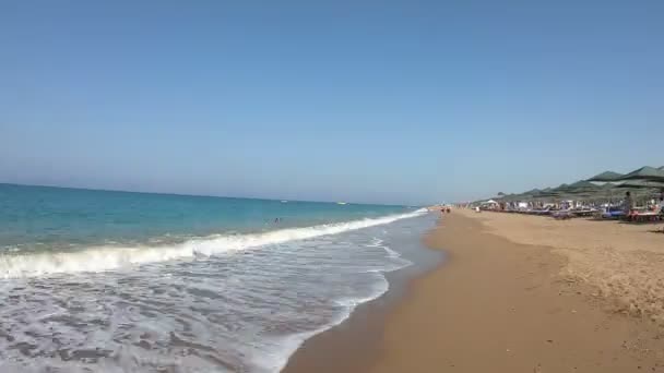 Manavgat Turquía Julio 2019 Playa Mediterránea Video Caminatas Aceleradas Largo — Vídeos de Stock