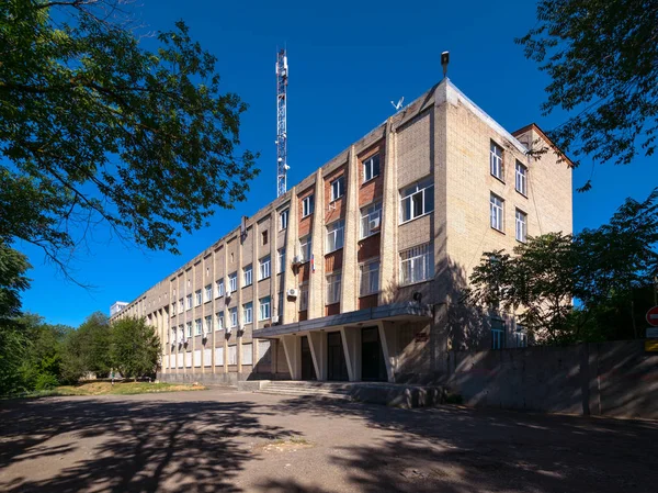 Bâtiment Industriel Style Brutalisme Ère Soviétique Dans Une Journée Ensoleillée — Photo