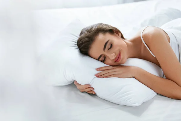 Pillows Woman Resting White Pillow Sleeping Bed High Resolution — Stock Photo, Image