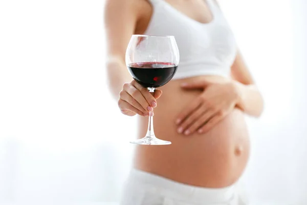 Terhes Iszik Alkoholt Közelről Női Has Pohár Bor Közelében Nagy — Stock Fotó