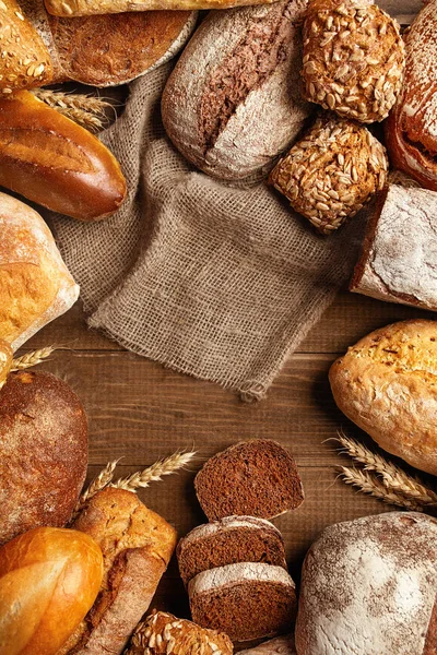 Essen Brot Und Backwaren Auf Holzuntergrund Hohe Auflösung — Stockfoto