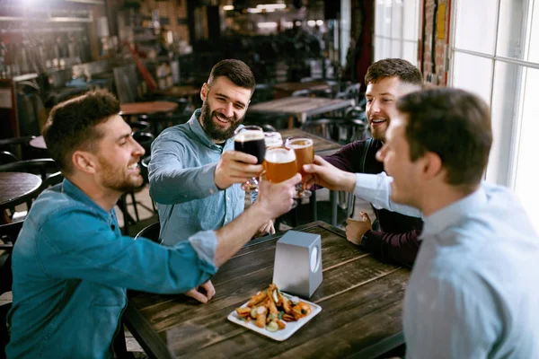 Men Drinking Beer Pub Friends Toasting Alcohol Drinks Bar High — Stock Photo, Image