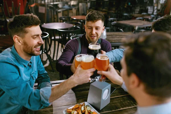 Men Drinking Beer Pub Friends Toasting Alcohol Drinks Bar High — Stock Photo, Image