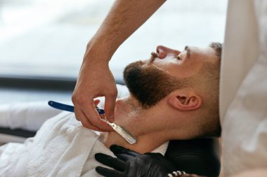 Kuaför dükkanı ustura ile tıraş adam sakal berber. Yüksek çözünürlük