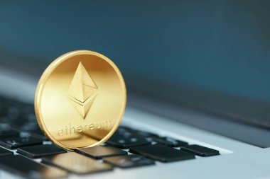 Cryptocurrency. Ethereum para bilgisayarda kapatın. Dijital para birimi simgesi. Yüksek çözünürlük