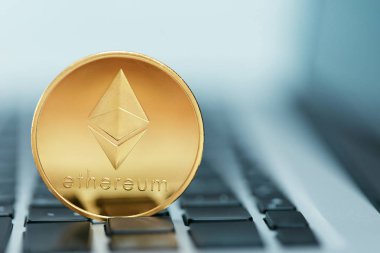Cryptocurrency. Ethereum para bilgisayarda kapatın. Dijital para birimi simgesi. Yüksek çözünürlük